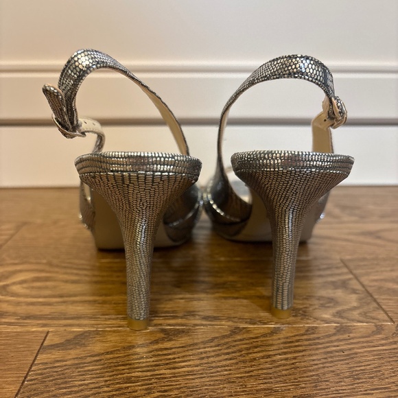 Nine West dark silver strap pumps, brand new, size 7 - Picture 3 of 5